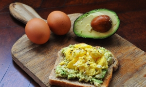 Bữa sáng dinh dưỡng cho cơ thể với trứng