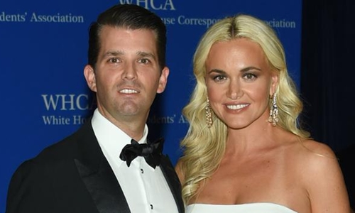 Donald Trump Jr., con trai Tổng thống Donald Trump, và vợ Vanessa Trump. Ảnh: AP.