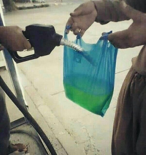 Có gì dùng đấy. 