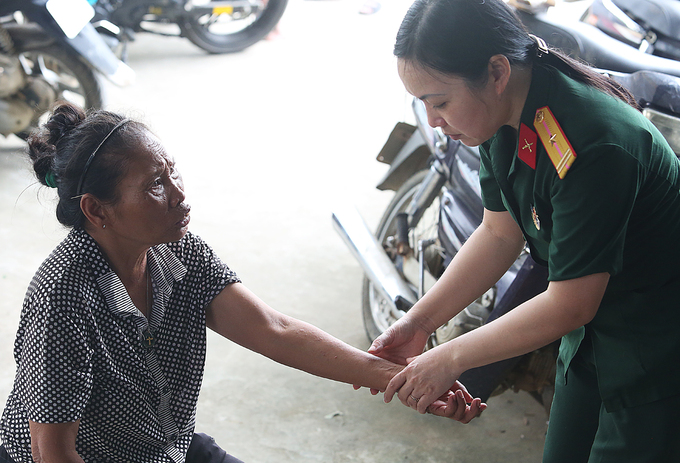 Người dân vùng ngập lụt Thủ đô mắc nhiều bệnh ngoài da