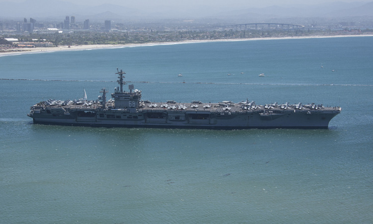 USS Nimitz rời quân cảng San Diego hôm 9/6. Ảnh: US Navy.