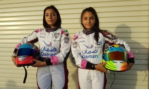 Cặp nữ VĐV đua xe đầu tiên của đất nước hồi giáo