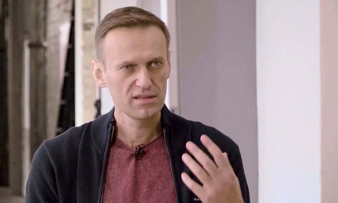 Lãnh đạo đối lập Nga Alexei Navalny trong buổi phỏng vấn tại Berlin, Đức, hôm 6/10. Ảnh:Reuters.