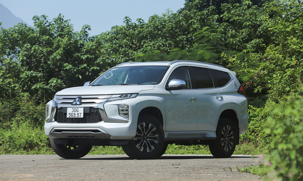 Pajero Sport lăn bánh tại Hà Nội. Ảnh: Lương Dũng