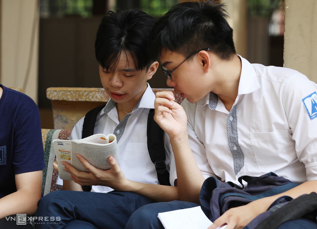 Thí sinh thi vào lớp 10 tại Hà Nội năm 2020. Ảnh: Ngọc Thành