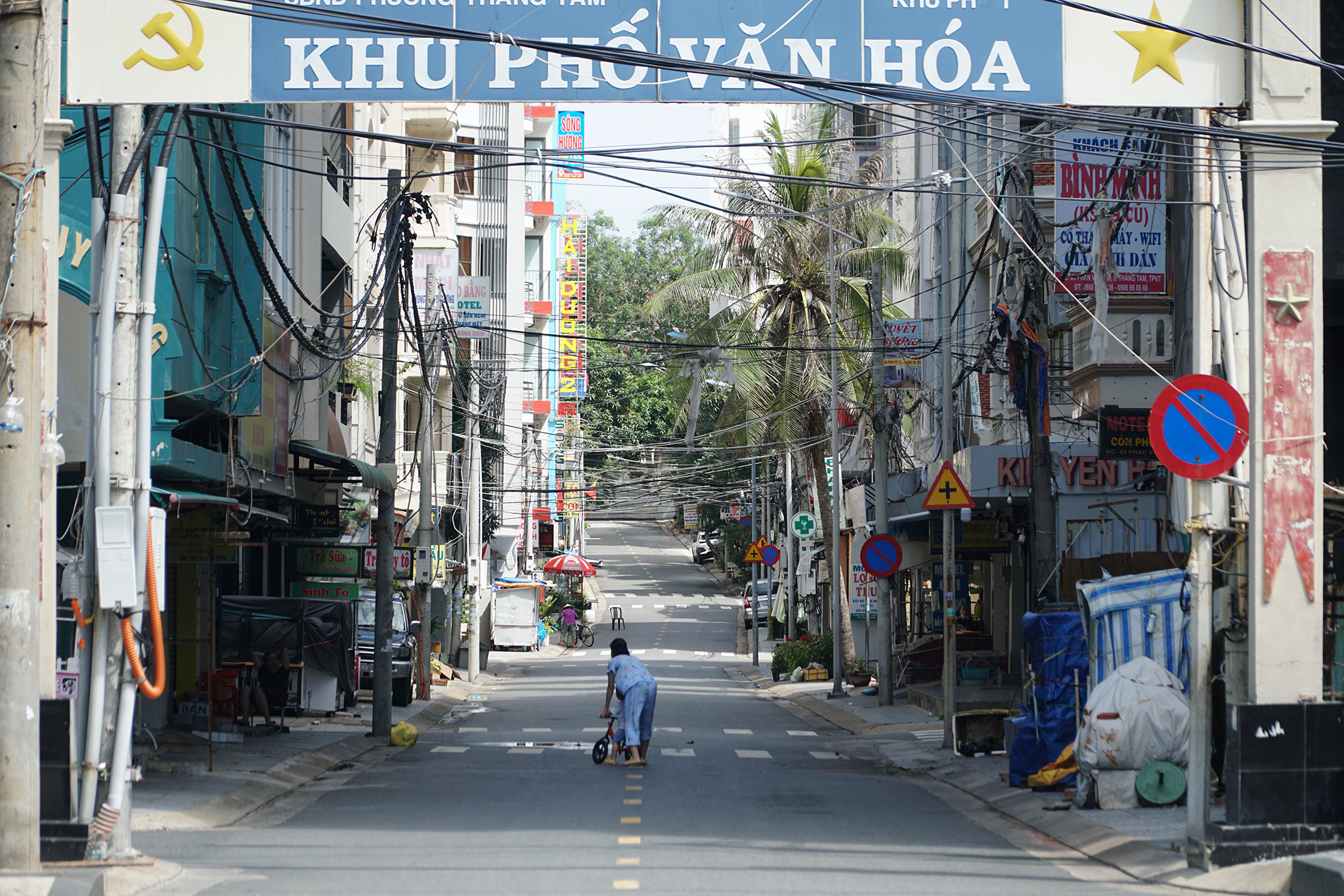Social distancing measures empty famous resort town in southern Vietnam
