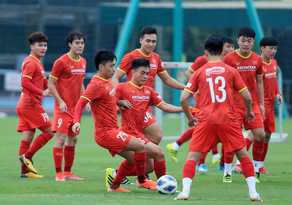 ทีมเวียดนามฝึกซ้อมที่ศูนย์ฝึกฟุตบอลเยาวชนเวียดนามในช่วงบ่ายของวันที่ 18 สิงหาคม