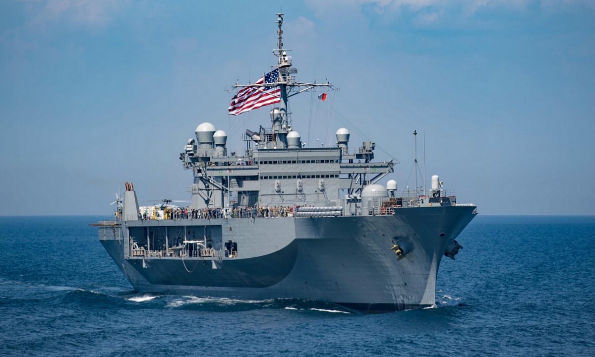 Soái hạm USS Mount Whitney diễn tập trên Biển Đen năm 2018. Ảnh: US Navy.