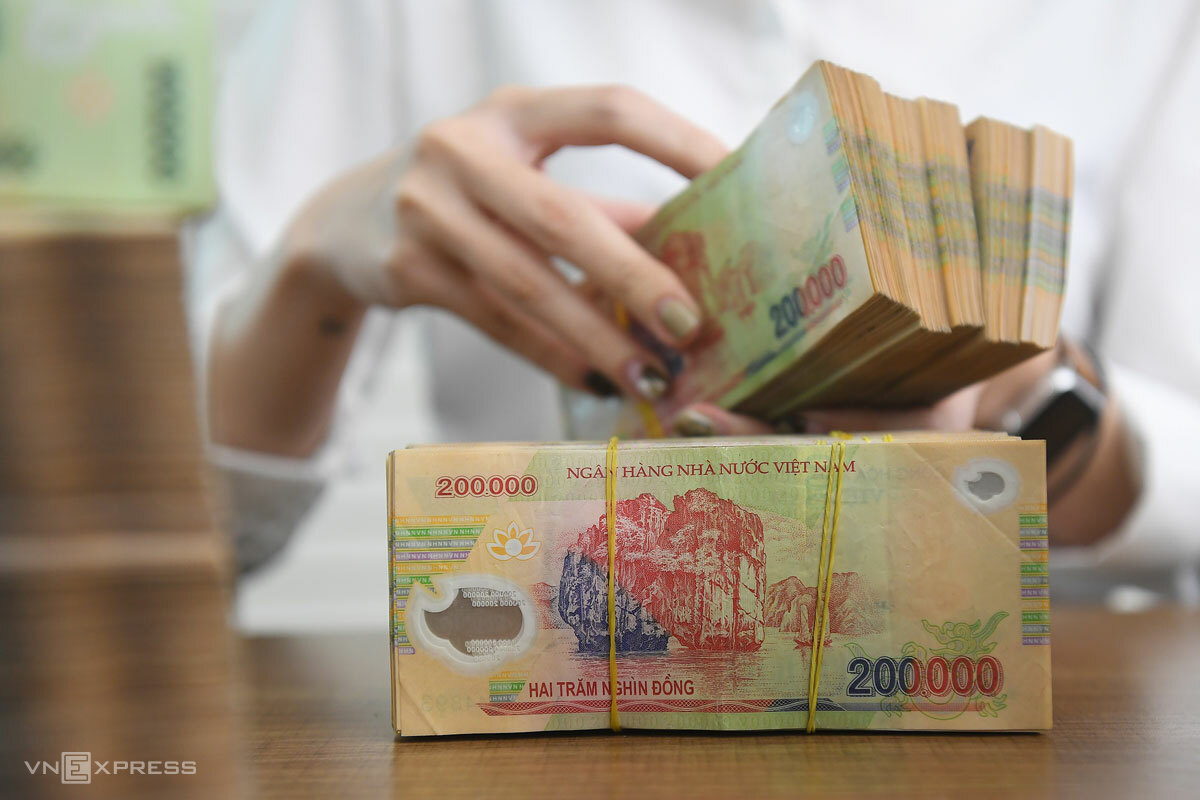 Tài chính - ngân hàng vẫn là nhóm ngành dự báo có mức thưởng Tết cao. Ảnh: Giang Huy