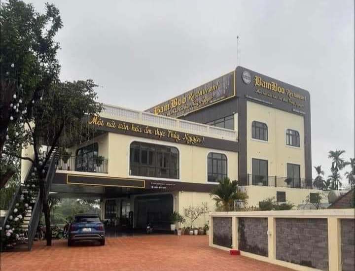 Nhà hàng trị giá lớn xây trên đất nông nghiệp ở xã Quảng Thanh bị chính quyền cưỡng chế phá dỡ vào tháng 6. Ảnh Lê Tân