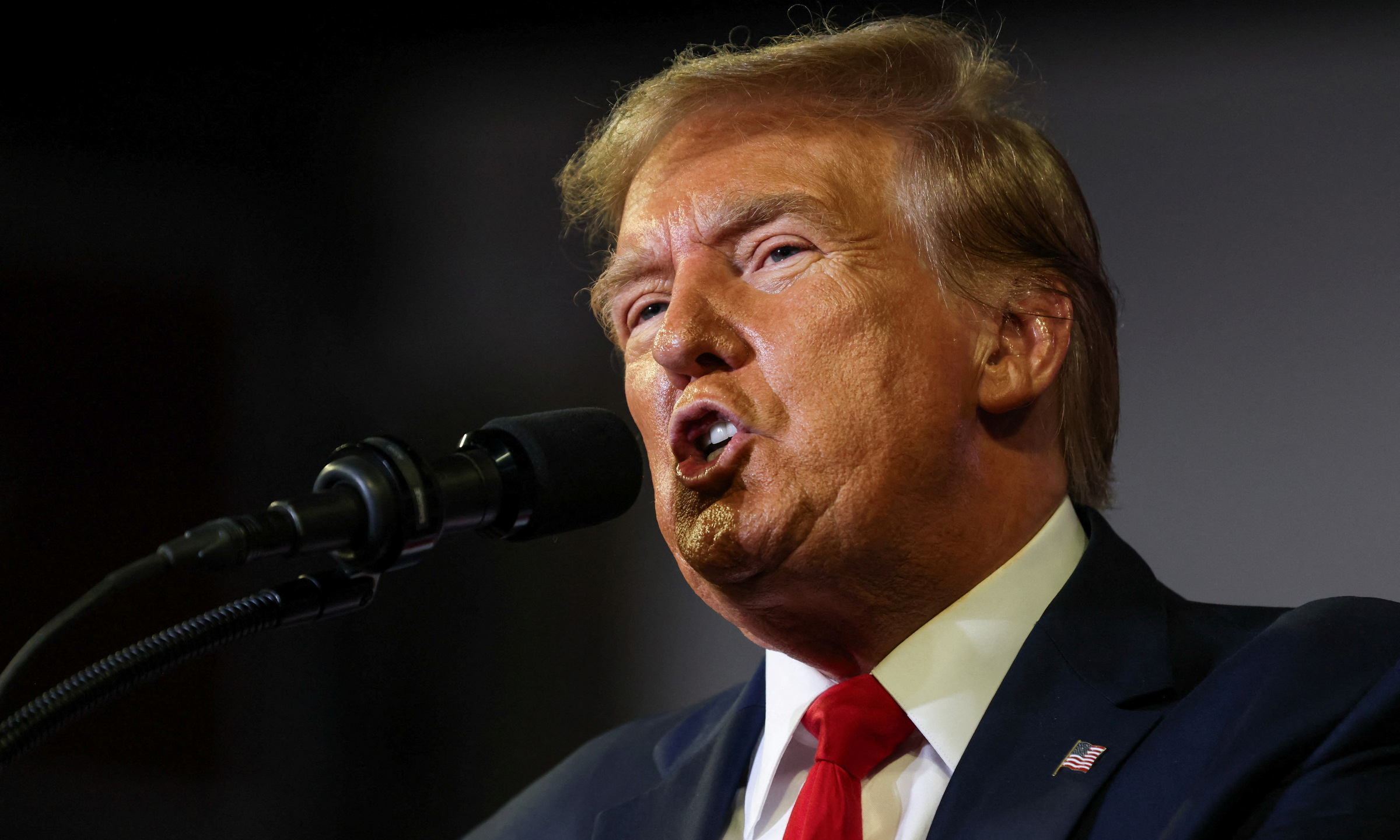 Cựu tổng thống Trump phát biểu trong sự kiện ở bang Nam Carolina hôm 10/2. Ảnh: Reuters